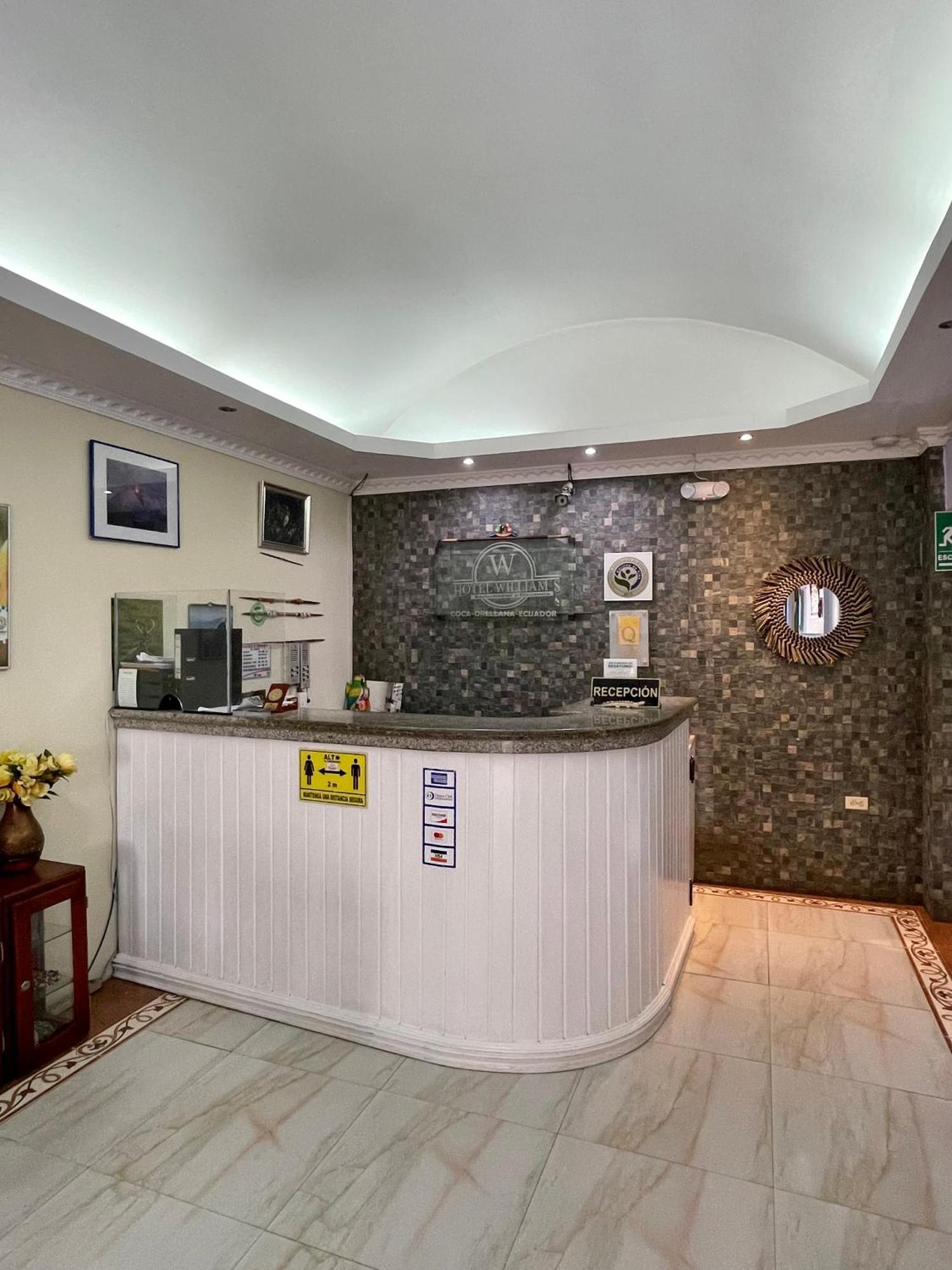 Hotel R Williams Puerto Francisco de Orellana Exterior photo